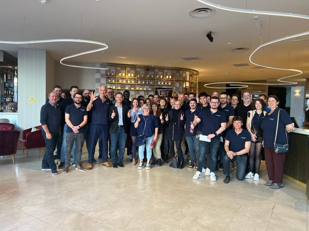 kickoff-2024 ClariLog-groupe avec Edgar-Grospiron